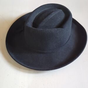 Betmar Classic Black Felt Fedora Hat